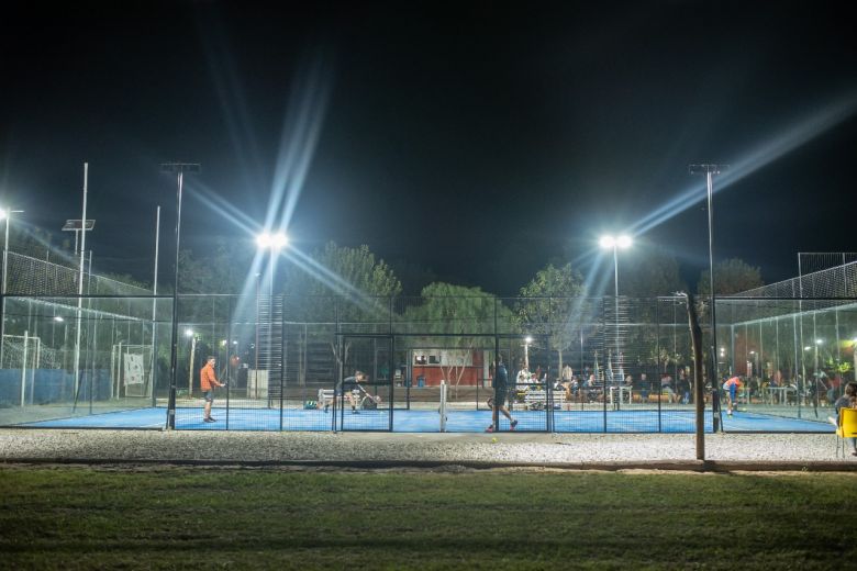 Inauguraron un polideportivo municipal en Bengolea 