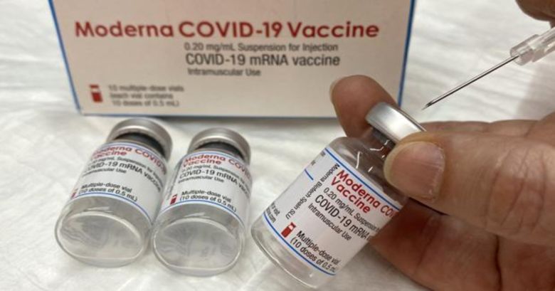 Moderna indicó que el refuerzo de su vacuna protege contra la variante Ómicron con una fuerte alza de anticuerpos