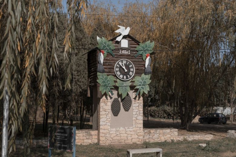 Recuperan el reloj cucú, uno de los emblemas turísticos de la ciudad 