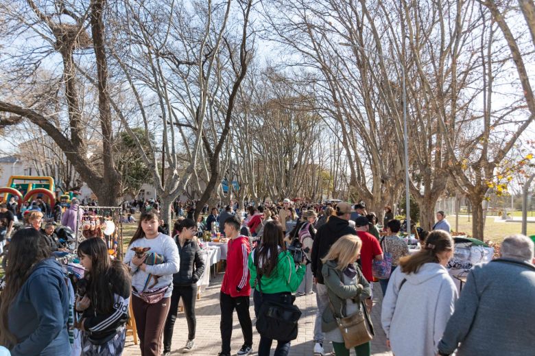 Más de 250 feriantes participaron de una nueva edición del Paseo de Ferias en el Parque Sur