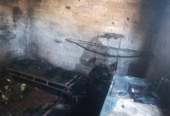 Incendios en dos viviendas: una se quemó en su totalidad y la otra tuvo el foco en un cuarto trasero