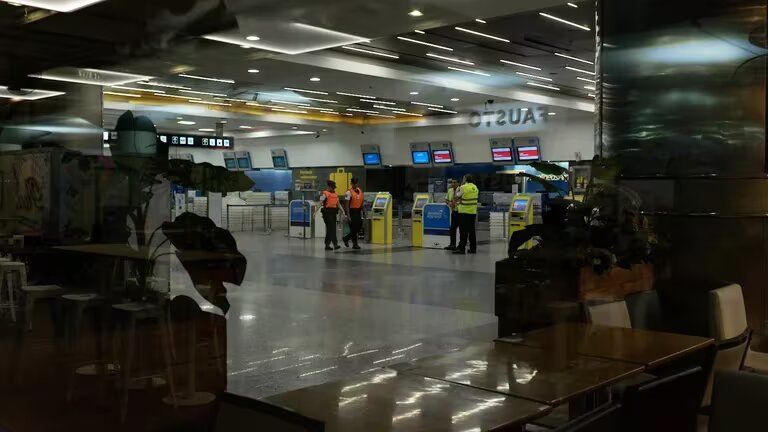 Rige el paro de los gremios aeronáuticos y afecta a todos los aeropuertos del país: cómo operan las líneas aéreas