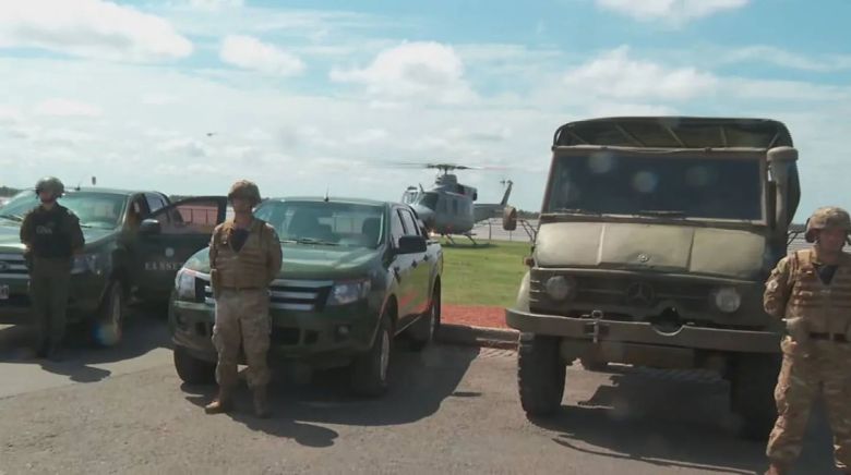 Con lanchas y helicópteros, las Fuerzas Armadas desembarcaron en Rosario para dar apoyo contra el narcotráfico