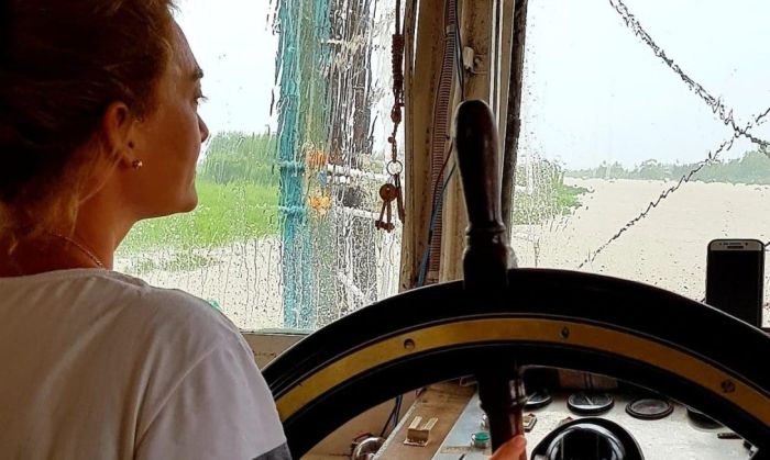 Analía Esperón cuenta cómo es ser transportista fluvial ganadera desde el Delta entrerriano