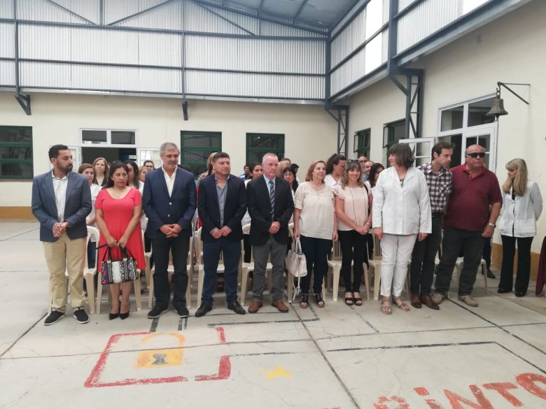 El ministro de Educación provincial inauguró un SUM en Las Acequias
