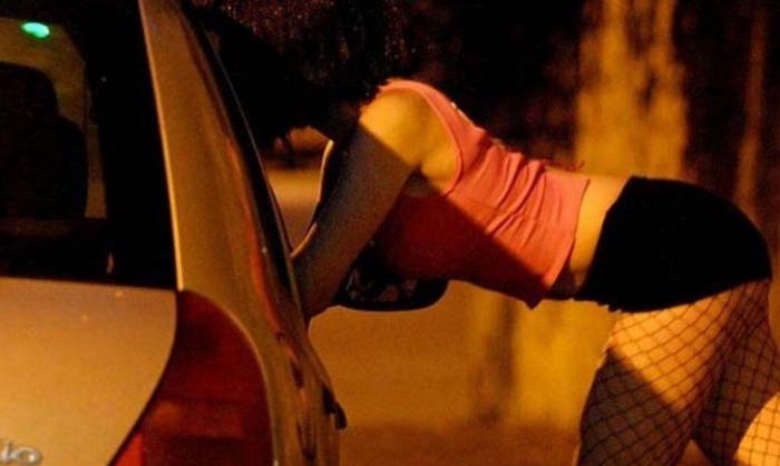 Aseguran que mujeres de más de 50 años volvieron a la calle a ejercer la prostitución