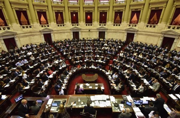 Diputados aprobó la Ley Micaela para capacitar sobre violencia de género en los tres poderes del Estado