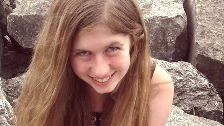 Hallada viva la niña desaparecida hace tres meses tras el asesinato de sus padres 