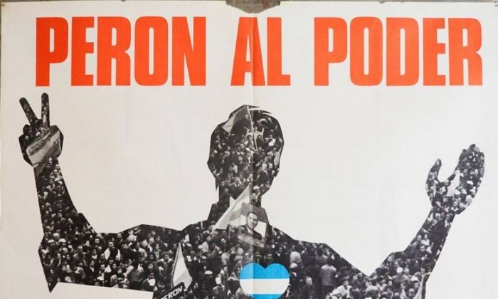 El mayor archivo de carteles políticos de Argentina, vendido a una fundación extranjera