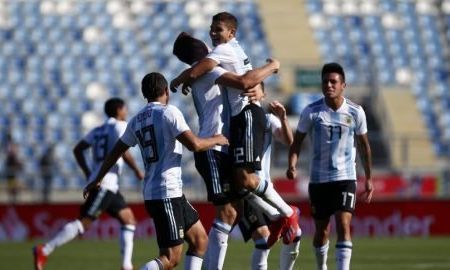 Argentina derrotó a Colombia y cosechó su primer triunfo en la Fase Final