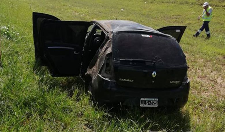 Tres mujeres de Santiago del Estero lesionadas al volcar en la autovía a poca distancia del peaje de Tegua