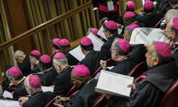 Un cardenal afirmó en la cumbre del Vaticano que la Iglesia "destruyó" archivos sobre abusos sexuales