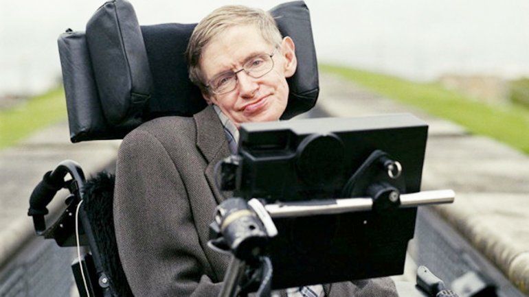 Stephen Hawking: inhabilitan a la enfermera que cuidó del científico durante 15 años por no brindarle “buena atención profesional”