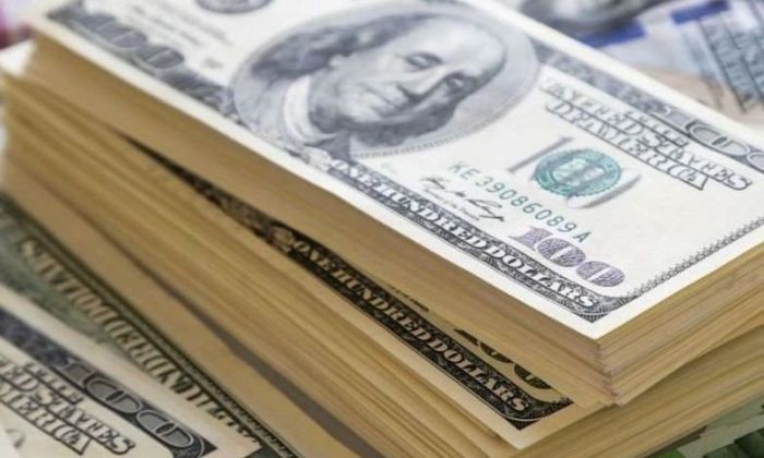 El dólar subió 2% en la City porteña: a 42,80 pesos en el Banco Nación
