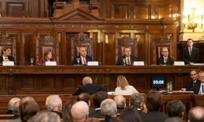 La Corte Suprema frenó las reelecciones de los gobernadores de La Rioja y Río Negro