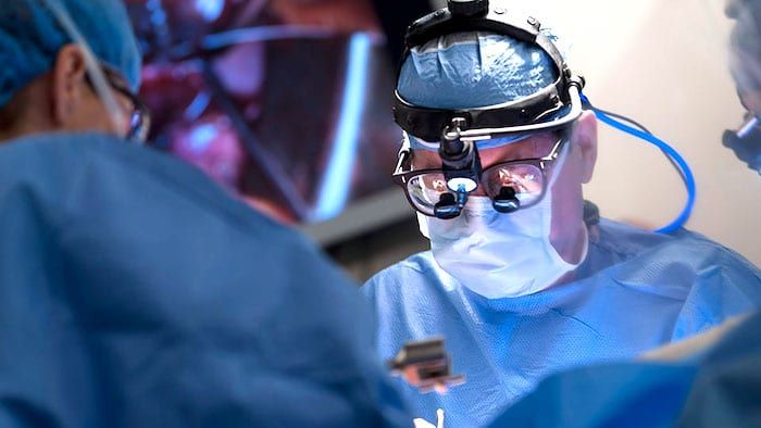 Con una cirugía mini-invasiva y videoasistida, es posible reparar la válvula mitral del corazón