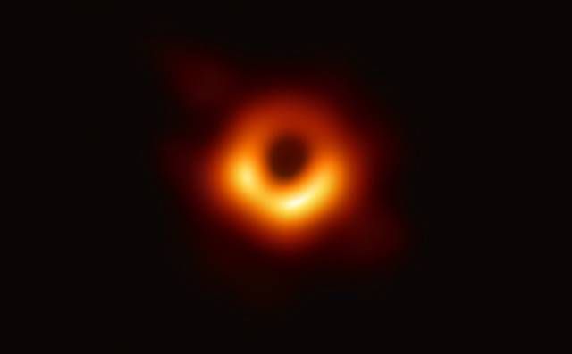 Esta es la primera imagen de un agujero negro