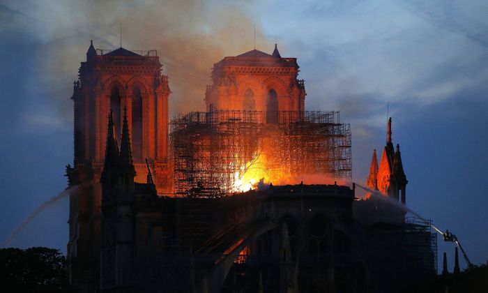 Impactantes fotos del incendio en Notre Dame