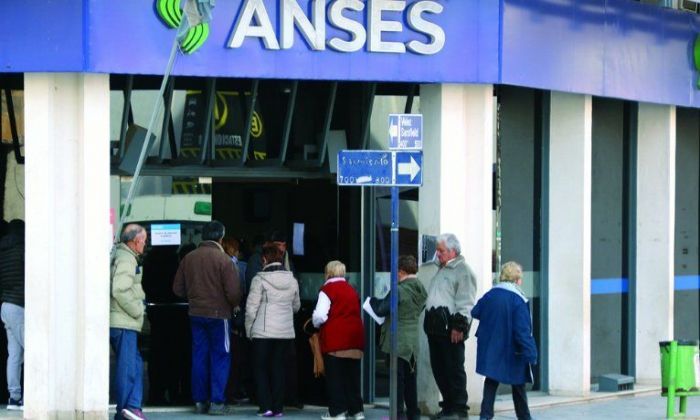 Por el paro de los bancarios del día martes, Anses adelantó el pago de los jubilados para el lunes