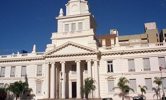 Con una inversión de dos millones y medio de pesos, se inició la refacción de la fachada del Palacio Municipal