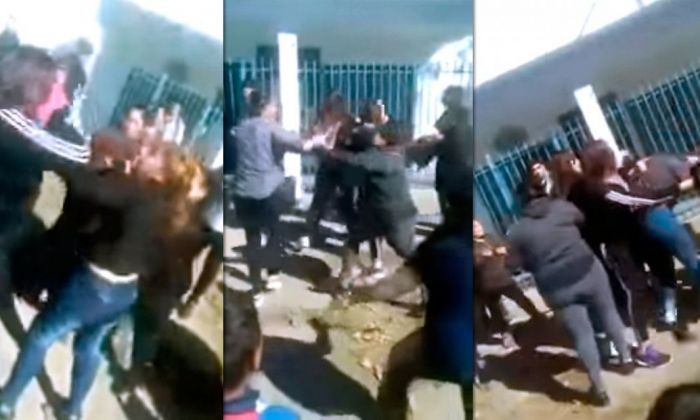 Batalla campal entre madres y alumnas en la puerta de una escuela