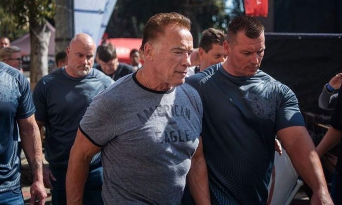 Arnold Schwarzenegger fue atacado por la espalda durante evento en Sudáfrica