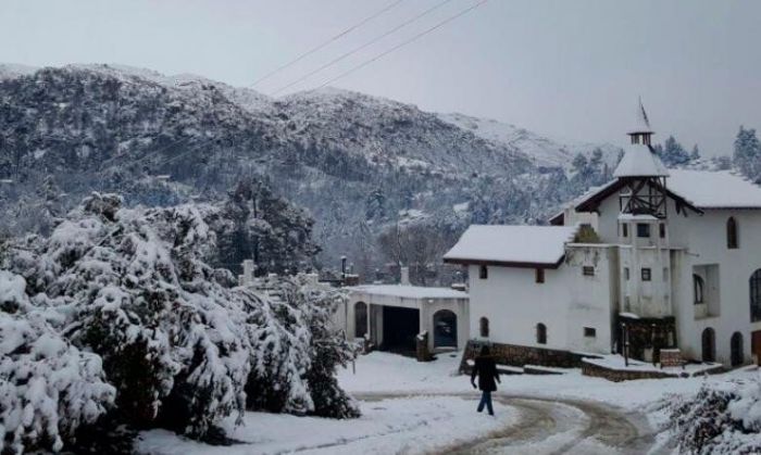 Primera nevada del año en La Cumbrecita augura una buena temporada invernal: ya hay reservas para julio
