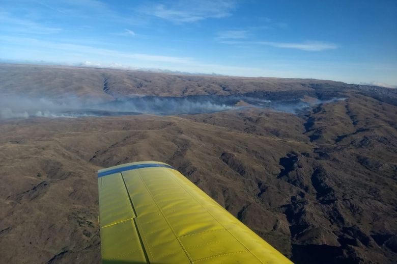 Fuego en las sierras: importante superficie quemada entre Alpa Corral y Las Albahacas