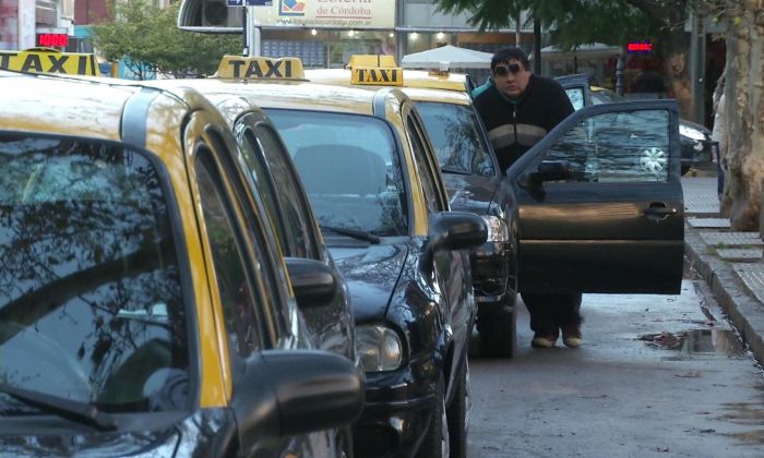 El Concejo aprobó una suba en los taxis del 12,5 por ciento