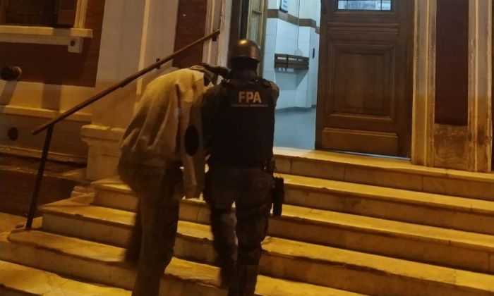 Padre e hijo detenidos por vender cocaína en Villa Dolores