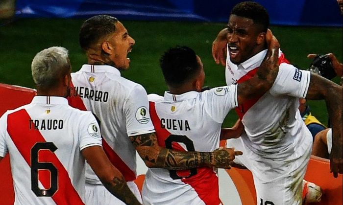 Goleada de Perú y sorpresivo empate de Brasil