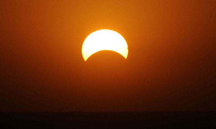 Recomiendan no ver el sol sin protección durante el eclipse del 2 de julio