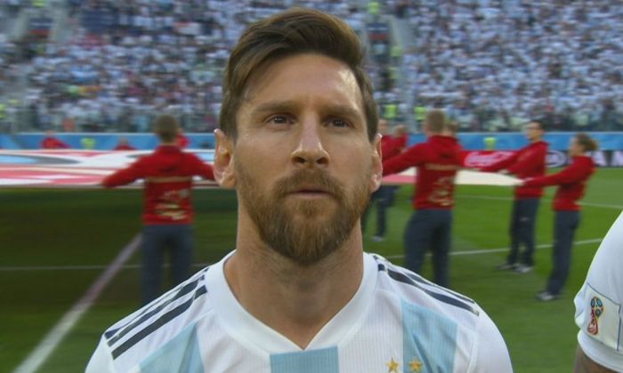 Fin de la polémica: un niño reveló qué hace Lionel Messi cuando suena el himno argentino