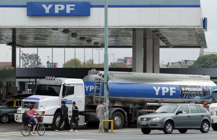 YPF aumentó 2,5% las naftas y 1,75% el gasoil 