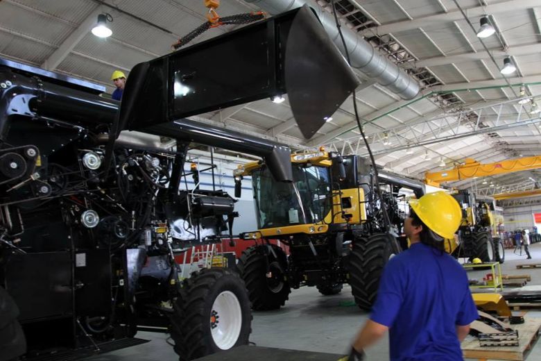 “La mejora en la economía por la cosecha se evidencia en las fábricas de maquinarias”
