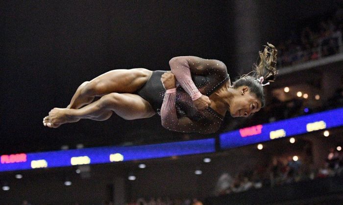 La gimnasta Simone Biles realizó un salto que ninguna otra atleta había hecho en toda la historia