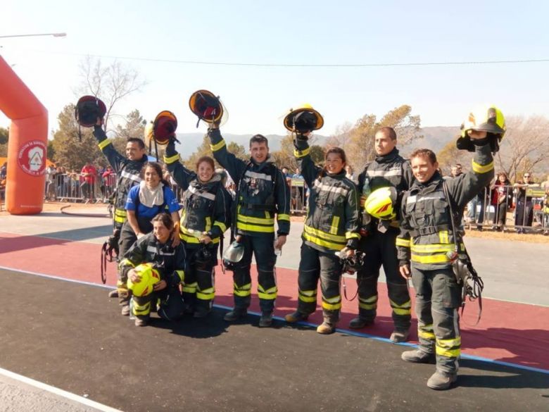 Más de 200 bomberos de toda la provincia compiten en Río Cuarto