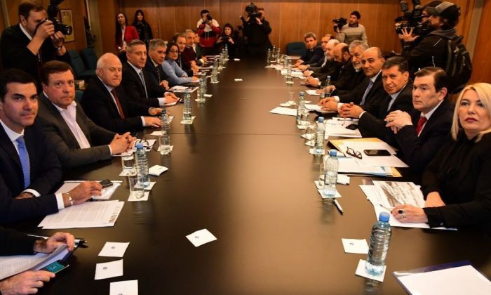 Gobernadores opositores cuestionaron las medidas económicas de Macri