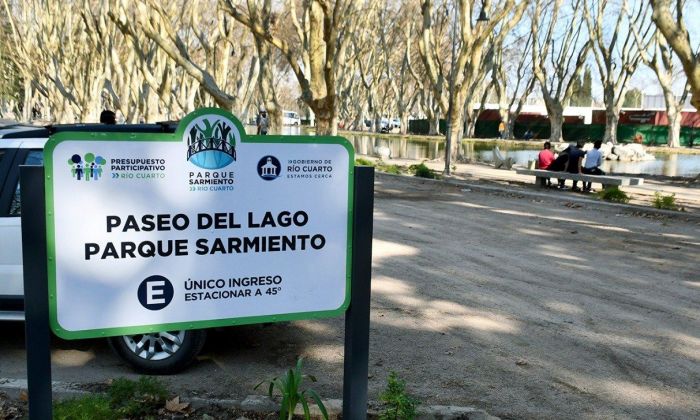 Fueron inaugurados oficialmente la batería de baños públicos y el Paseo del Lago del Parque Sarmiento
