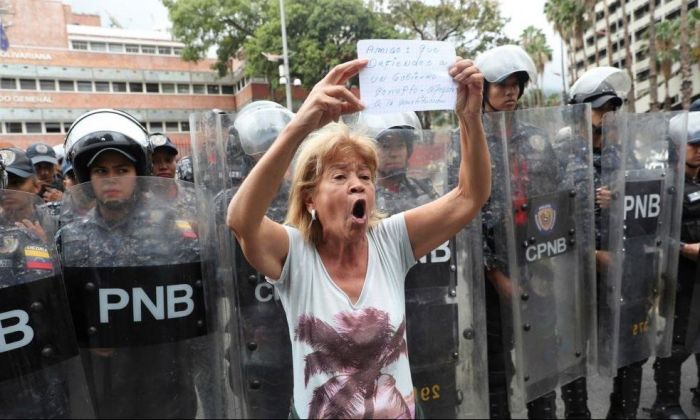 Según una ONG, las fuerzas de seguridad venezolanas mataron a 435 personas en dos años solo en Caracas