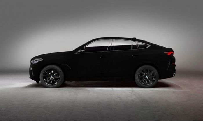 BMW presenta el “auto más negro del mundo” que absorbe la luz