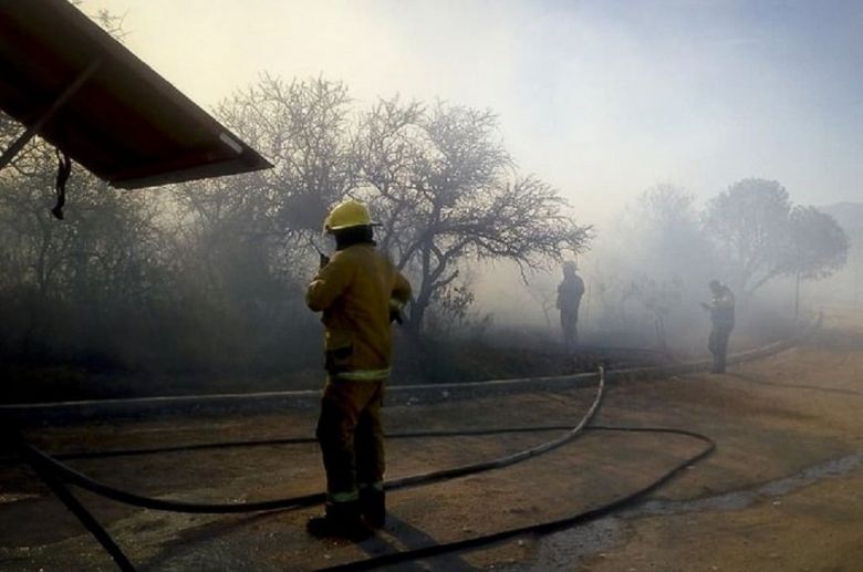 El incendio en Río de los Sauces habría afectado a 2000 hectáreas