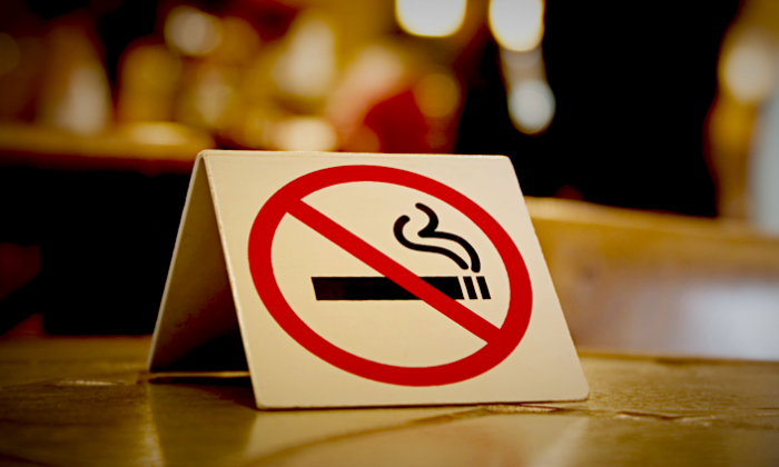 Está en vigencia la ordenanza que prohíbe el consumo de cigarrillo en lugares cerrados