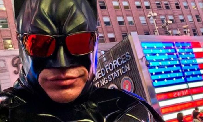 El Batman argentino bailó “Soy cordobés” en el Times Square