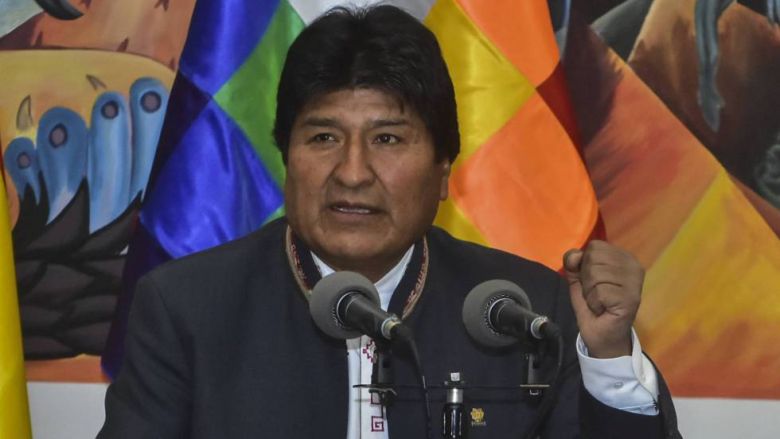 El recuento da la victoria a Evo Morales en primera vuelta entre denuncias de fraude