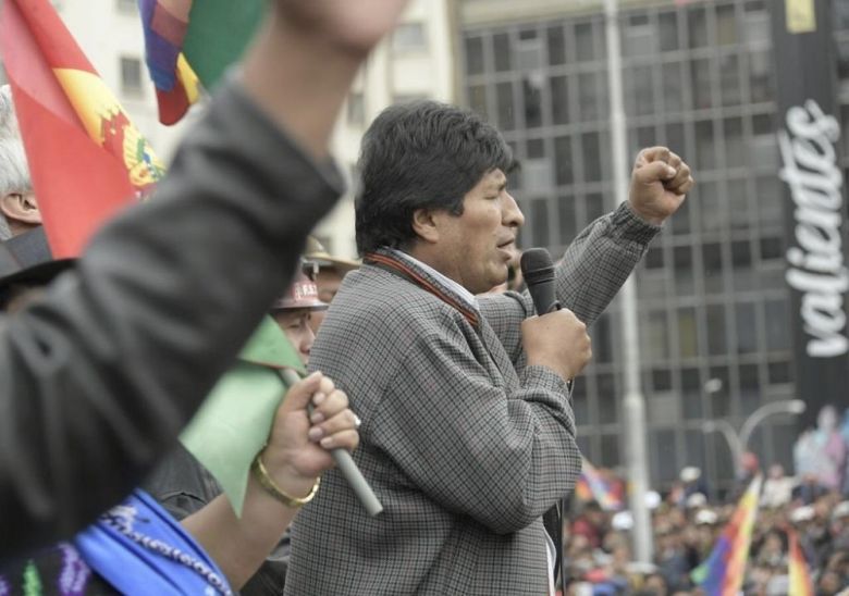 Evo Morales llama al diálogo a partidos políticos, en medio de las protestas