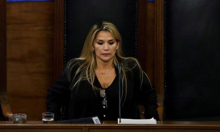 Jeanine Áñez: “Asumo de inmediato la presidencia de Bolivia prevista en el orden constitucional”