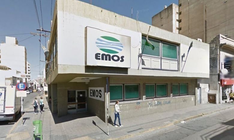EMOS asegura que monitorea permanentemente el canal de desagüe de barrio AJEPROC 