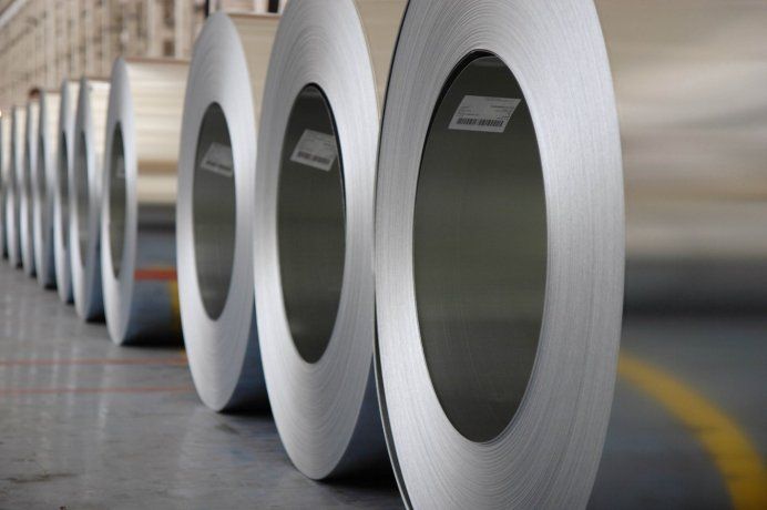 Trump restablece los aranceles de importación al acero y el aluminio argentino