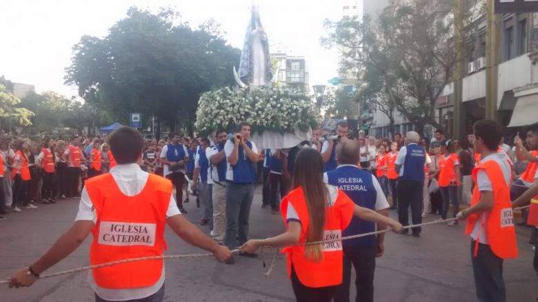 "Ver a Fernández y Macri juntos en Luján es una señal de esperanza"